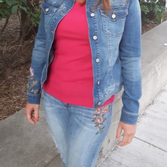 Every Body Embroidered Jeans 0/2 - Picture 4 of 4